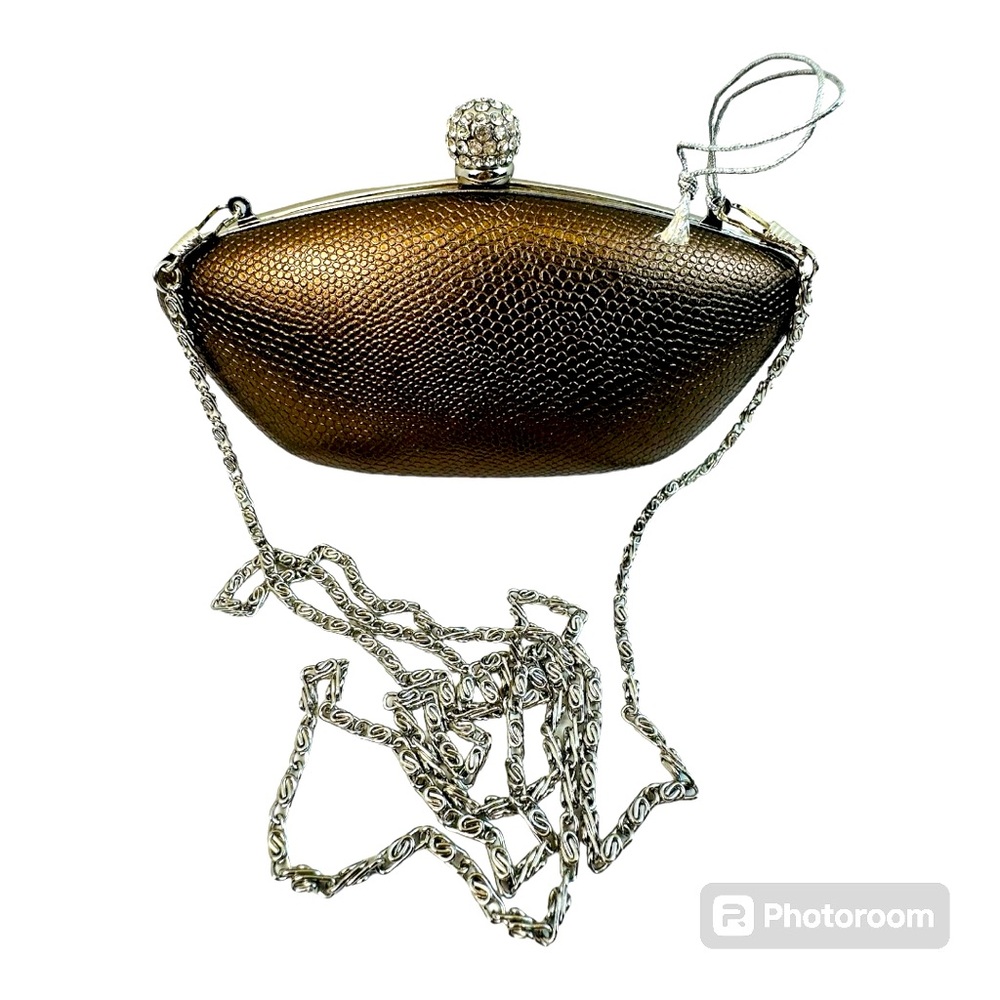 Euc vintage eveneng Cutch bag with silver chain